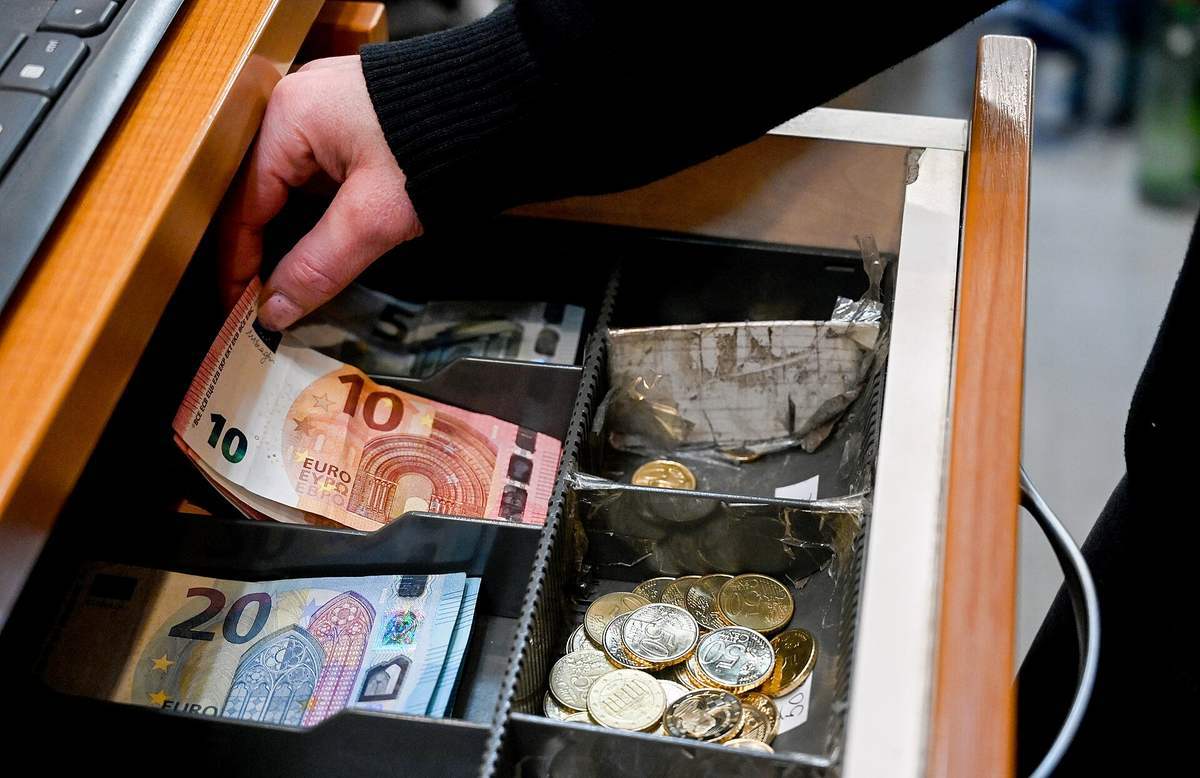 Athens money and currency