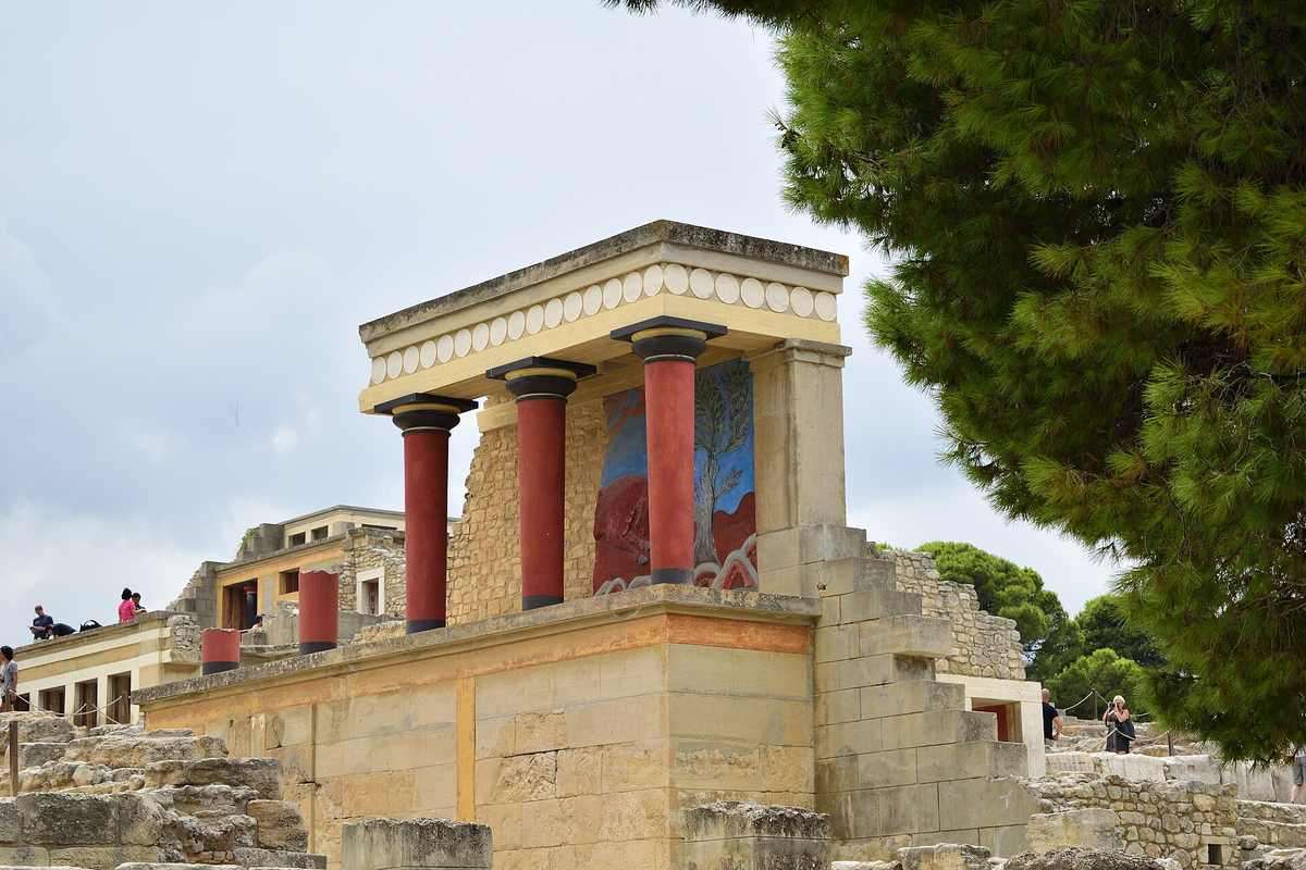 best time to visit Knossos