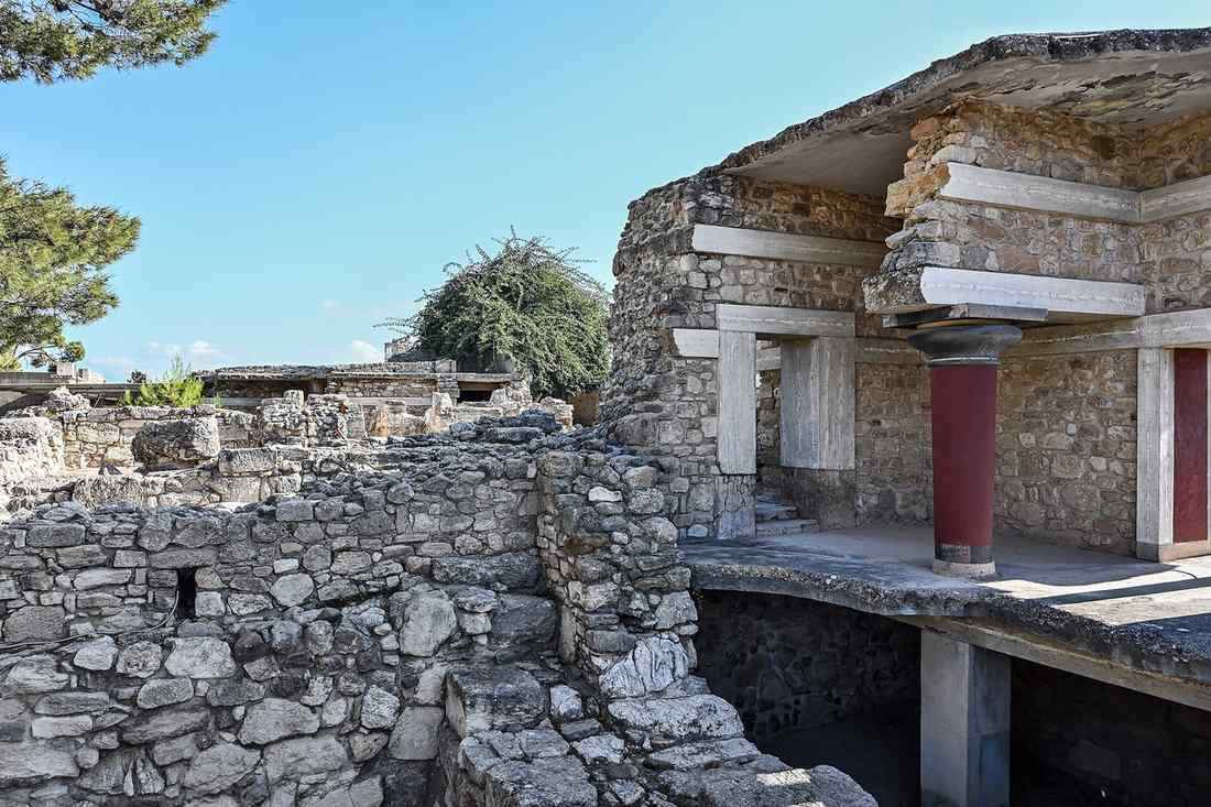 how to get to Knossos