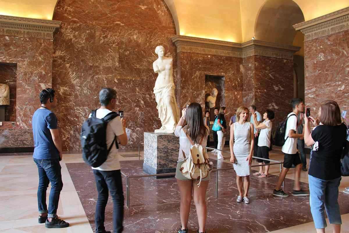 Milos mythology