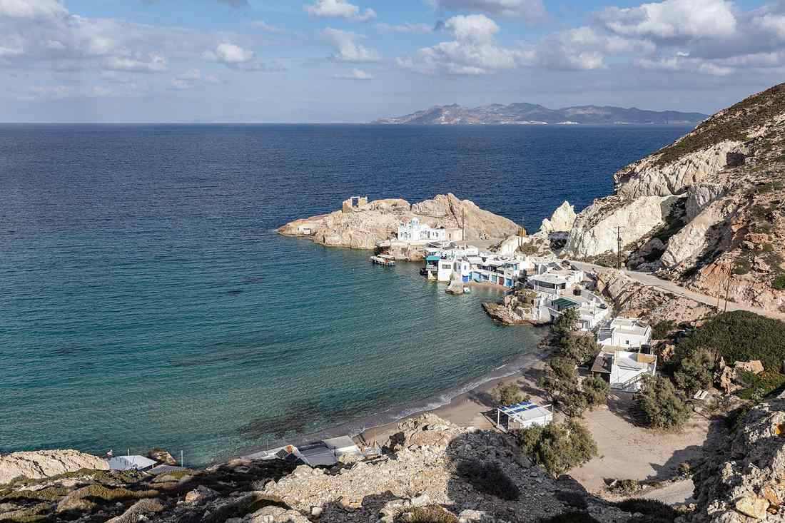 Milos vs Skyros