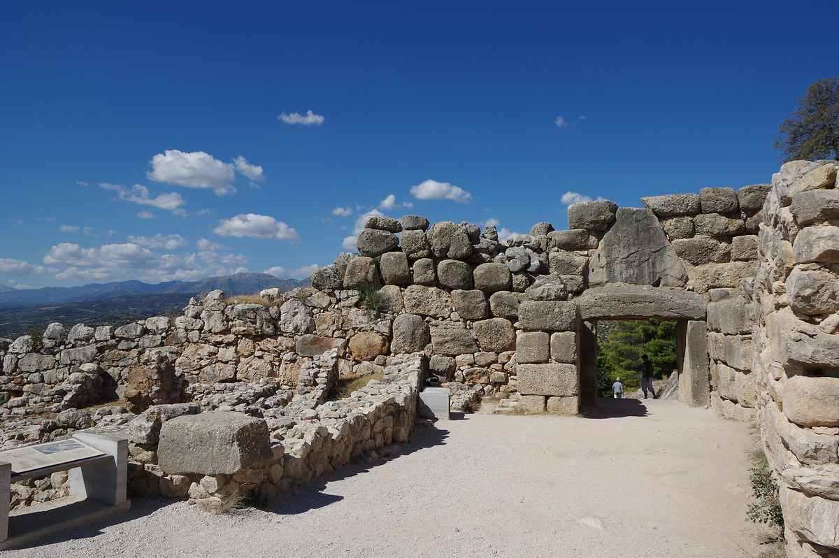 Minoans vs Mycenaeans