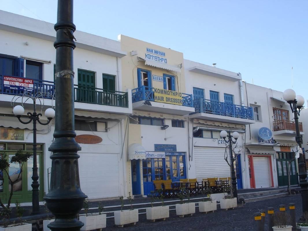Santorini bus