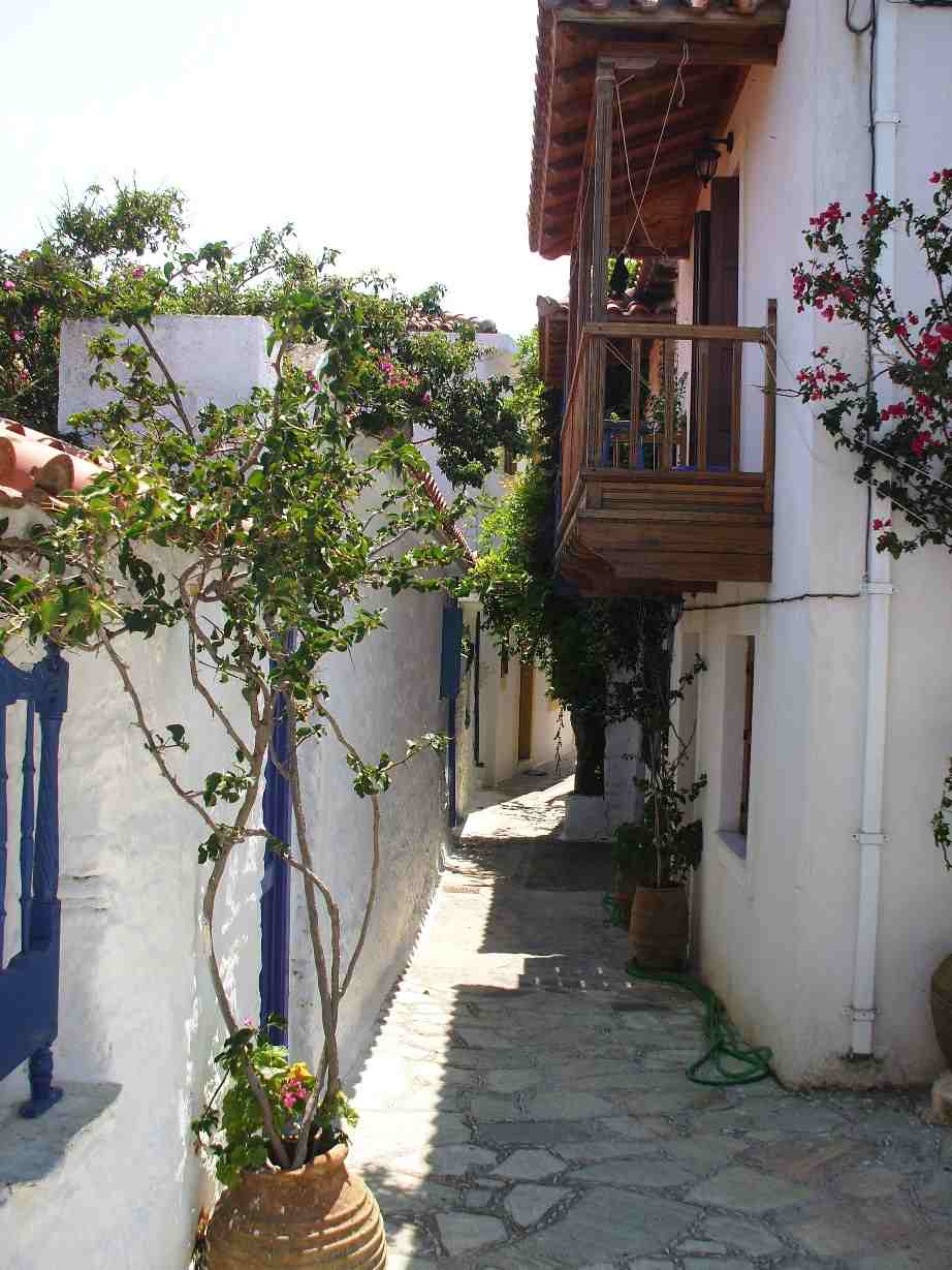 Skopelos, Greece — Grad Skopelos ulica - Skopelos town a street