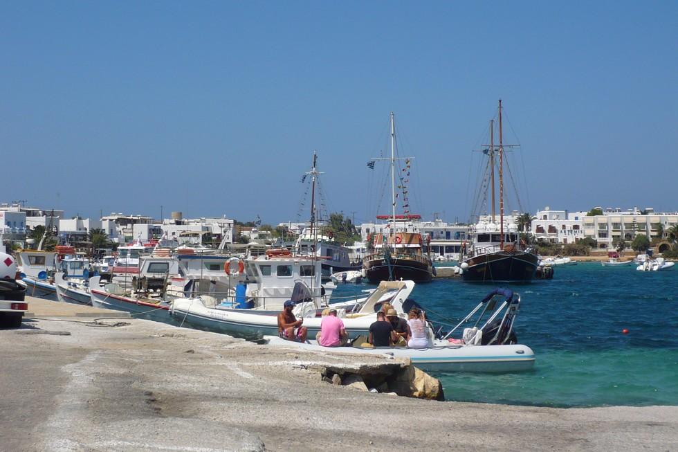Antiparos Restaurants: Where to Eat on the Island