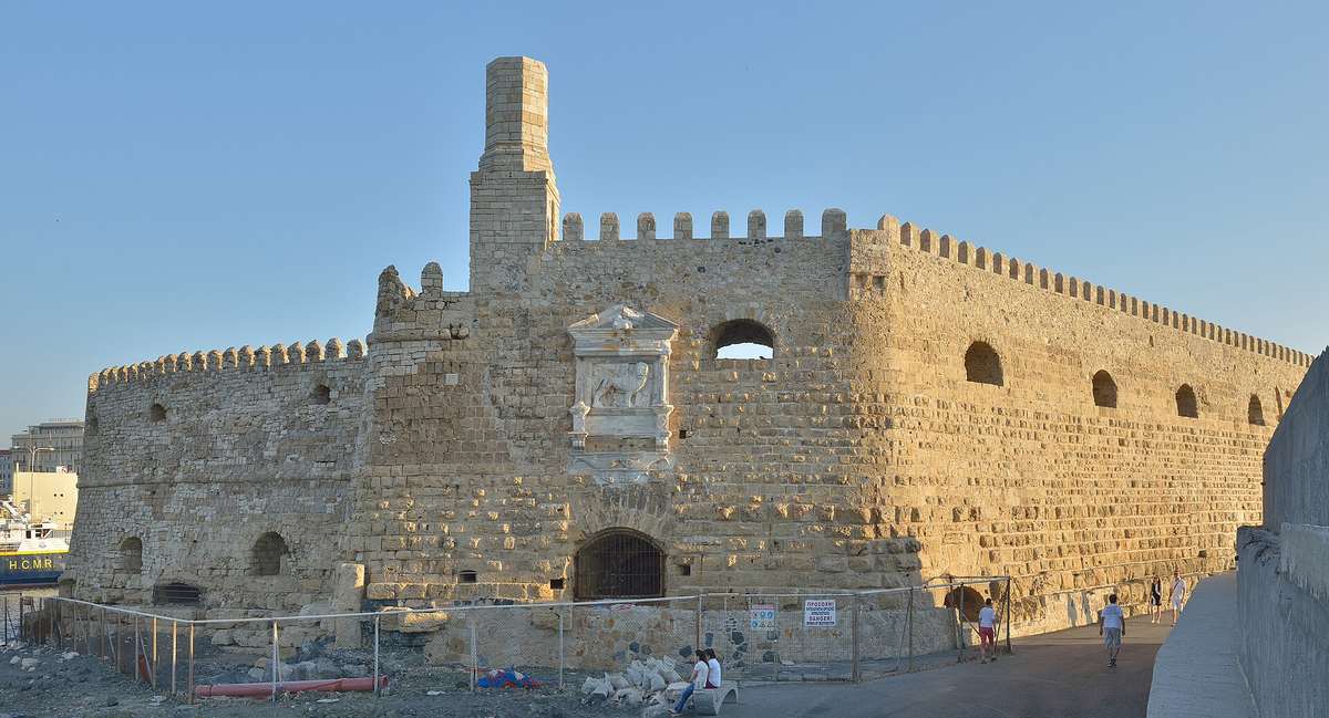 Heraklion: Crete's Capital City Guide