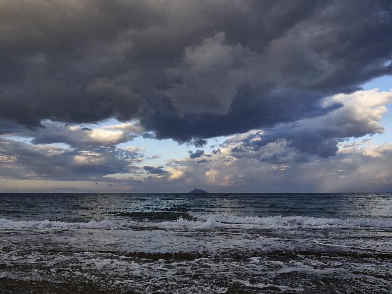 Kalamaki: Crete's Quiet Messara Beach Near Matala