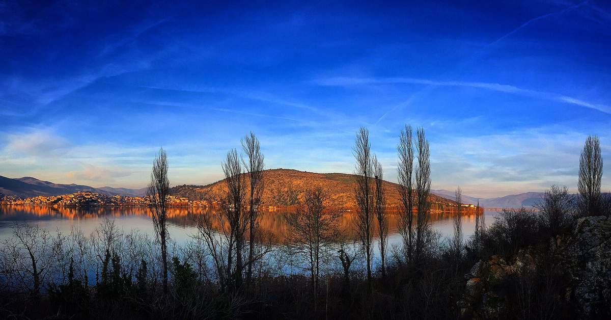 Kastoria Day Trip from Thessaloniki: Lake Orestiada, Byzantine Churches, and Fur Heritage