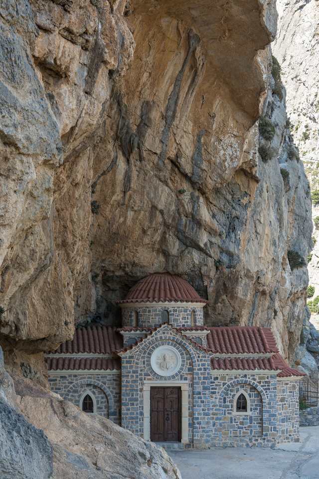 Kotsifou Gorge: Crete's Dramatic Canyon Road to the South
