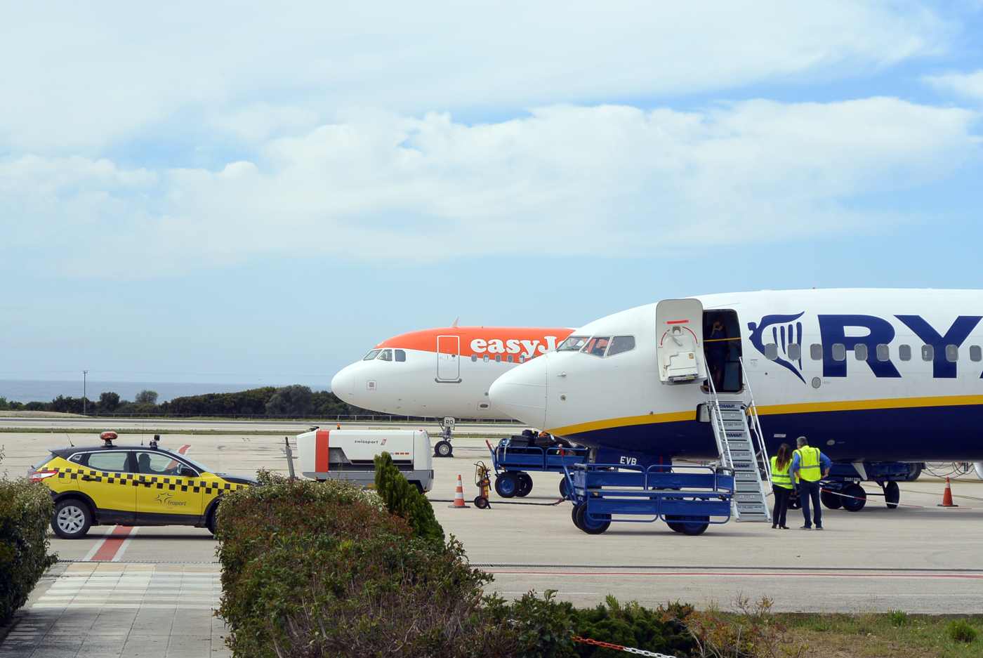 Aircraft on the apron at Kefalonia International Airport (EFL)