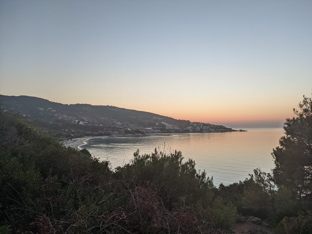 Mesakti Beach, Ikaria: Sand, Surf & Waves