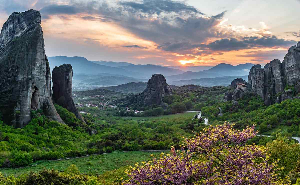 Meteora Sunset: Best Viewpoints & Sunset Tours