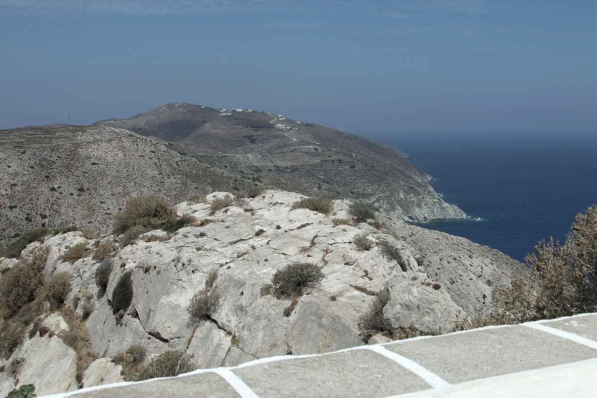 Naxos vs Folegandros: Which to Choose