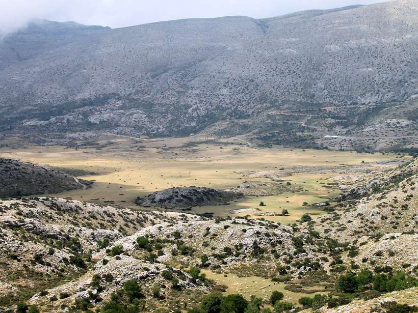 Nida Plateau: Crete's High Shepherd Plain on Psiloritis