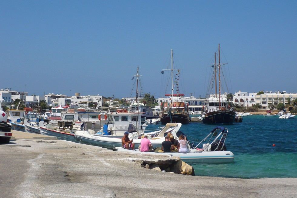 Psaraliki Beach: The Family Bays near Antiparos Town