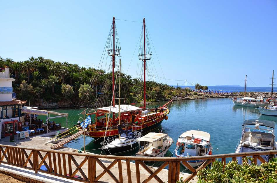 Sissi: Crete's Quiet Fishing Village and Harbour