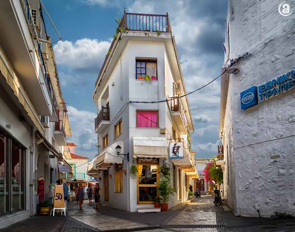 Street scene in Skiathos Town