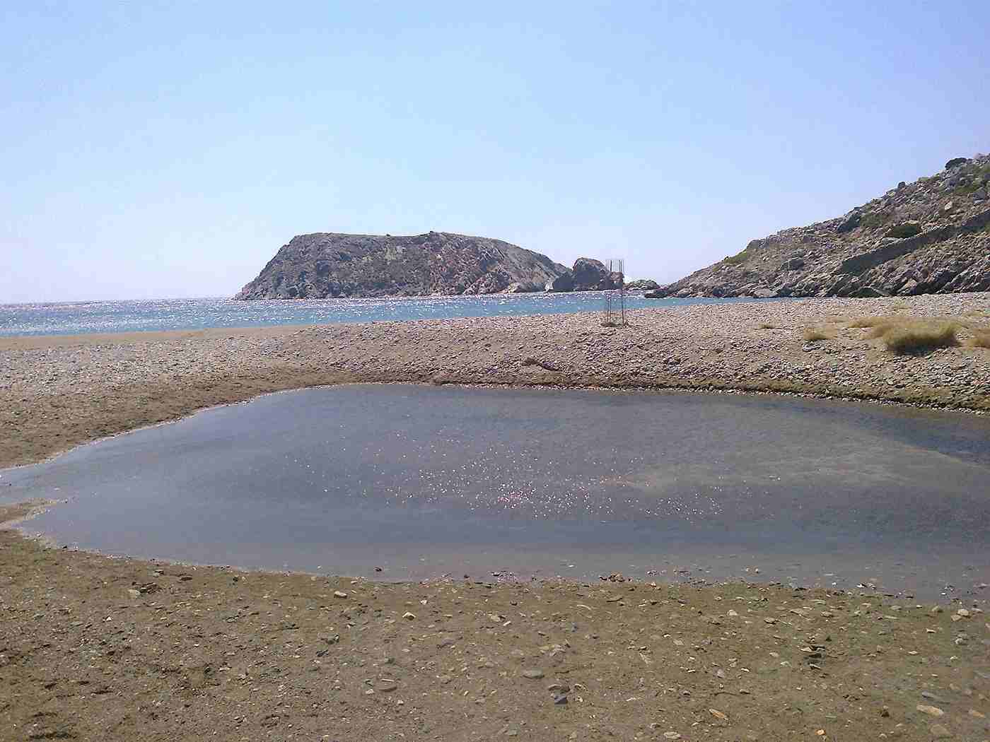 Varvarousa Beach on Syros: A Secluded Cove North of Kini