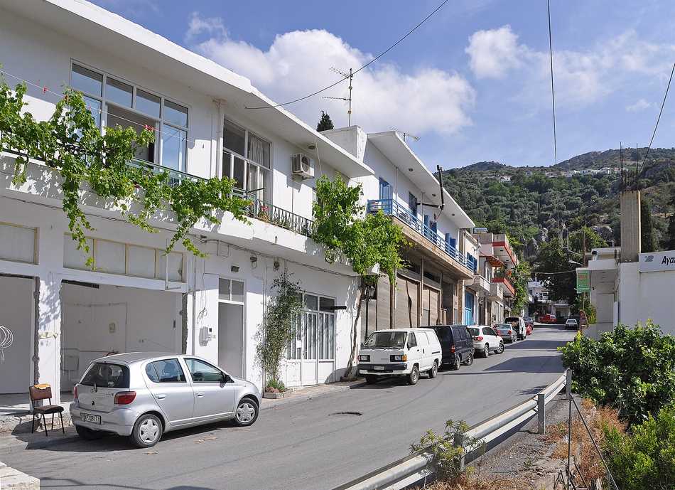 Viannos: Crete's Mountain Town Above the Southern Sea
