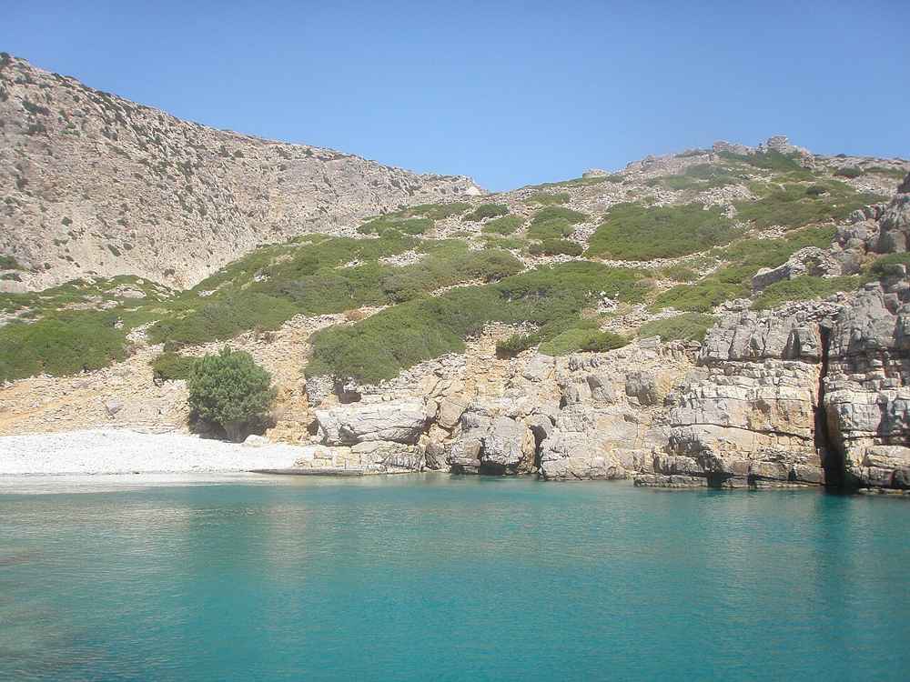 The bay of Palatia on Saria, off Karpathos, with its beach and Byzantine ruins