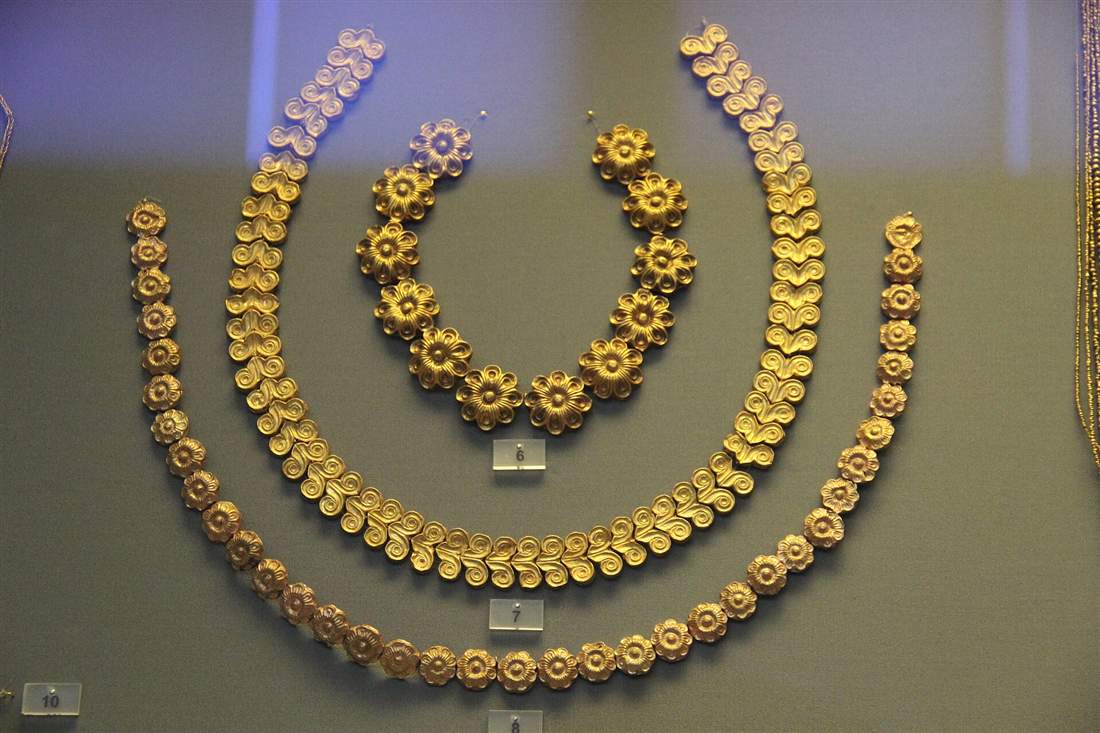 Mycenaean gold jewelry from the Acropolis of Mycenae in the National Archaeological Museum, Athens