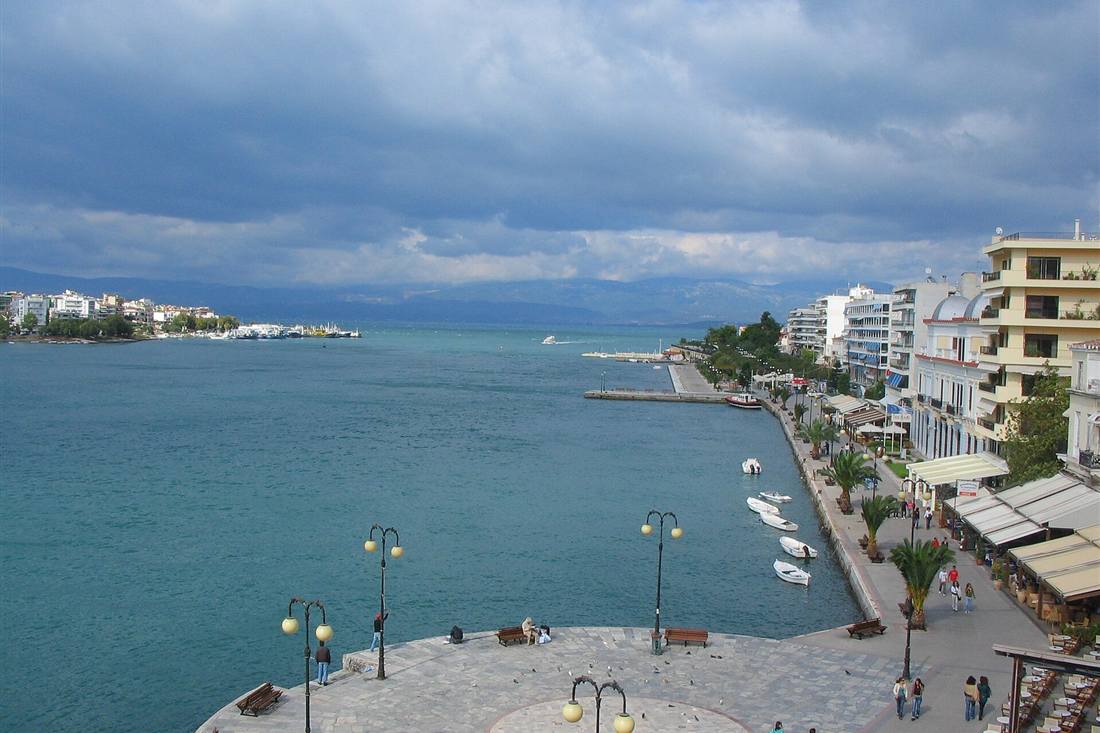 Chalkida walking tour along the promenade beside the Euripus strait