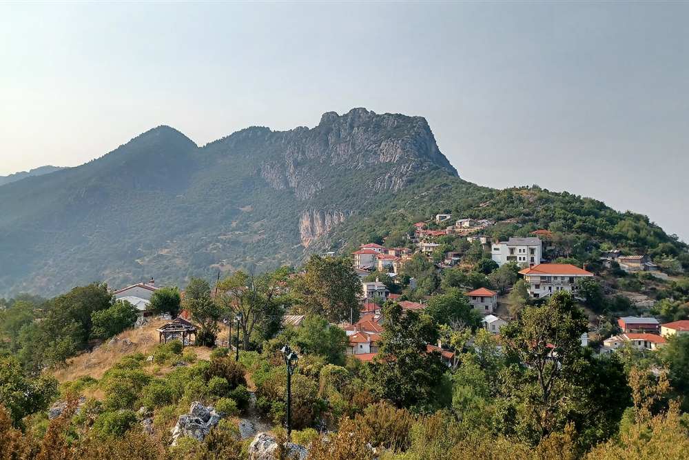 Spileo village below Mount Orliakas above the Venetikos, Grevena tours