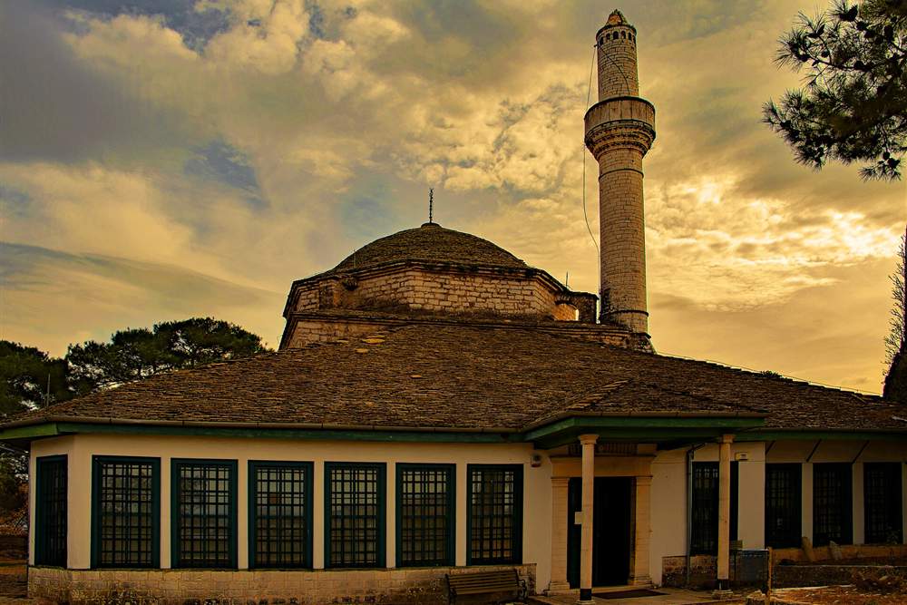 Aslan Pasha Mosque inside the castle of Ioannina at sunset