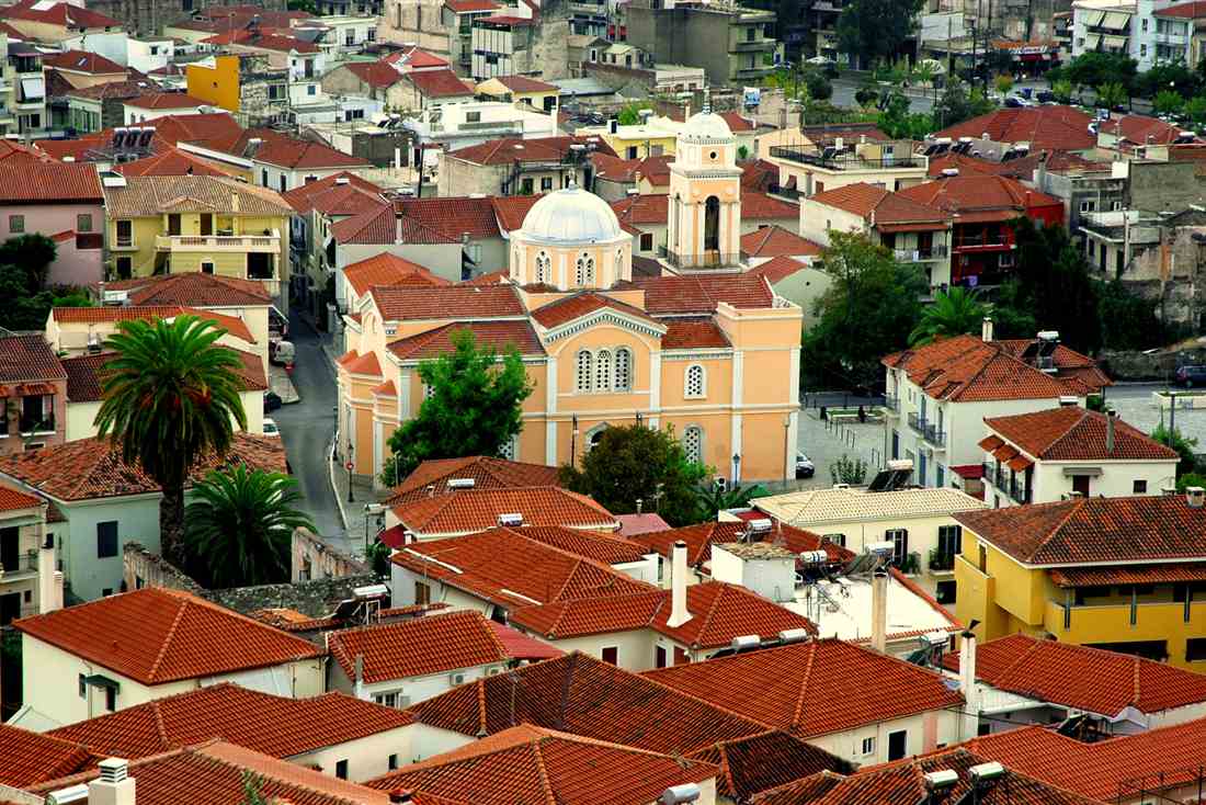The old town of Kalamata from the castle with the dome of the Holy Apostles among terracotta roofs, the start of the city walk on Kalamata tours