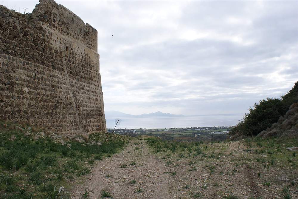 Antimachia castle on its ridge with the view down to Kardamena on Kos