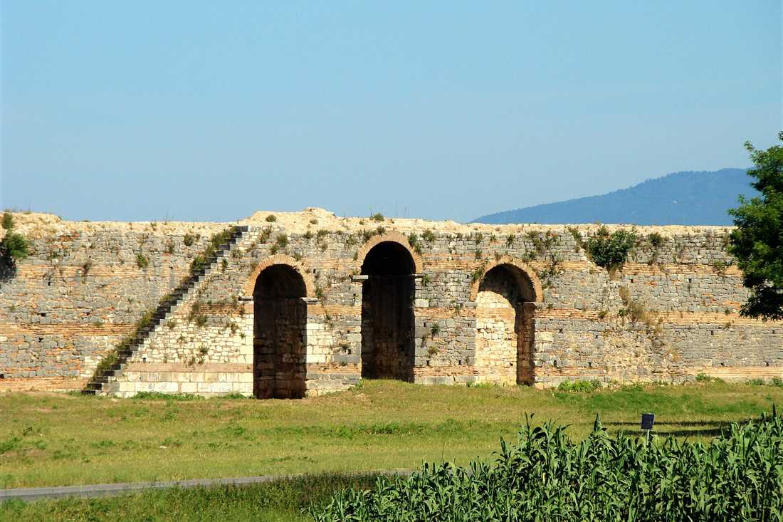 Nikopolis tour stop at the Byzantine walls and arched gates