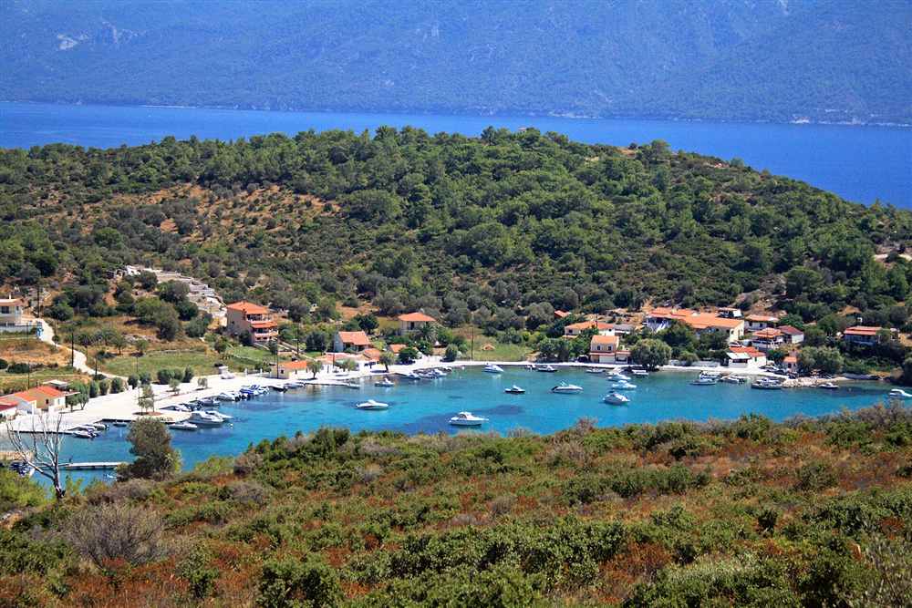 A sheltered bay on the Samos coast with the boats at the quay