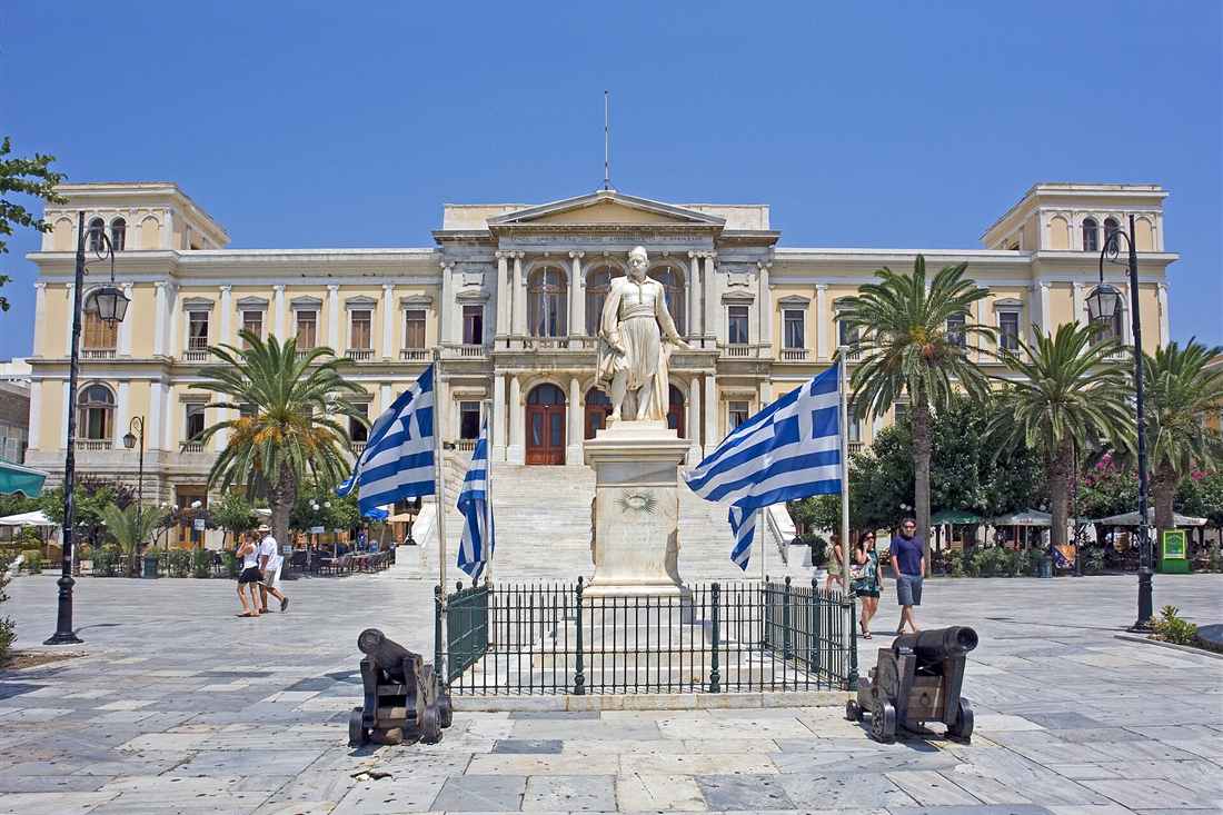 Syros walking tour on Miaouli Square in front of the Ermoupoli town hall