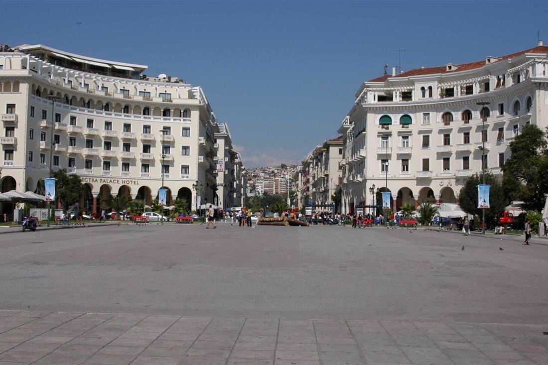 Aristotelous Square opening to the sea in Thessaloniki