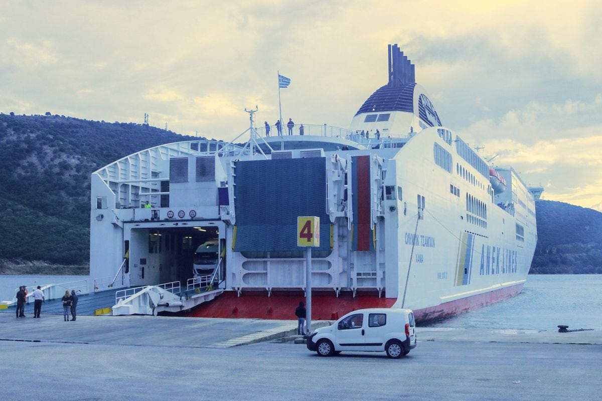 Igoumenitsa tours use the ferries that load at the port of Igoumenitsa
