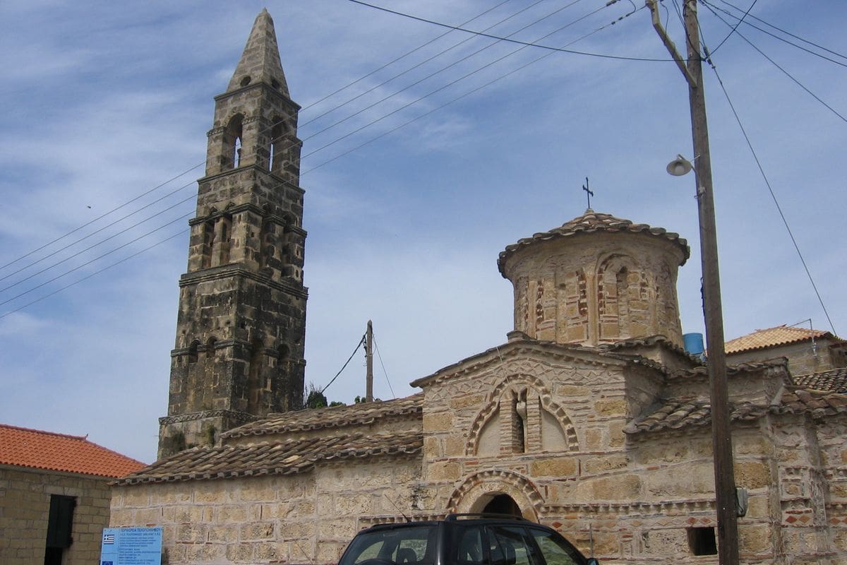 Kardamyli tours at the church of Agios Spyridon and its bell tower in Old Kardamyli