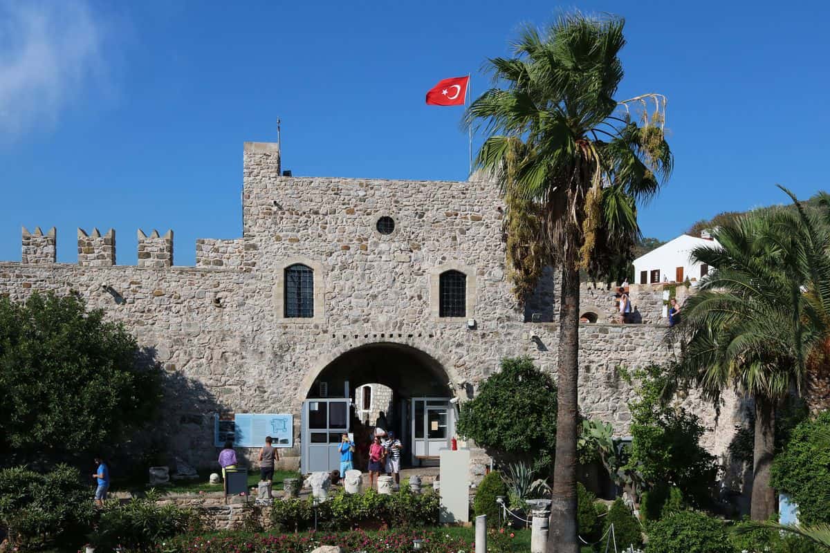 Marmaris tours visit the gate of Marmaris Castle above the old town
