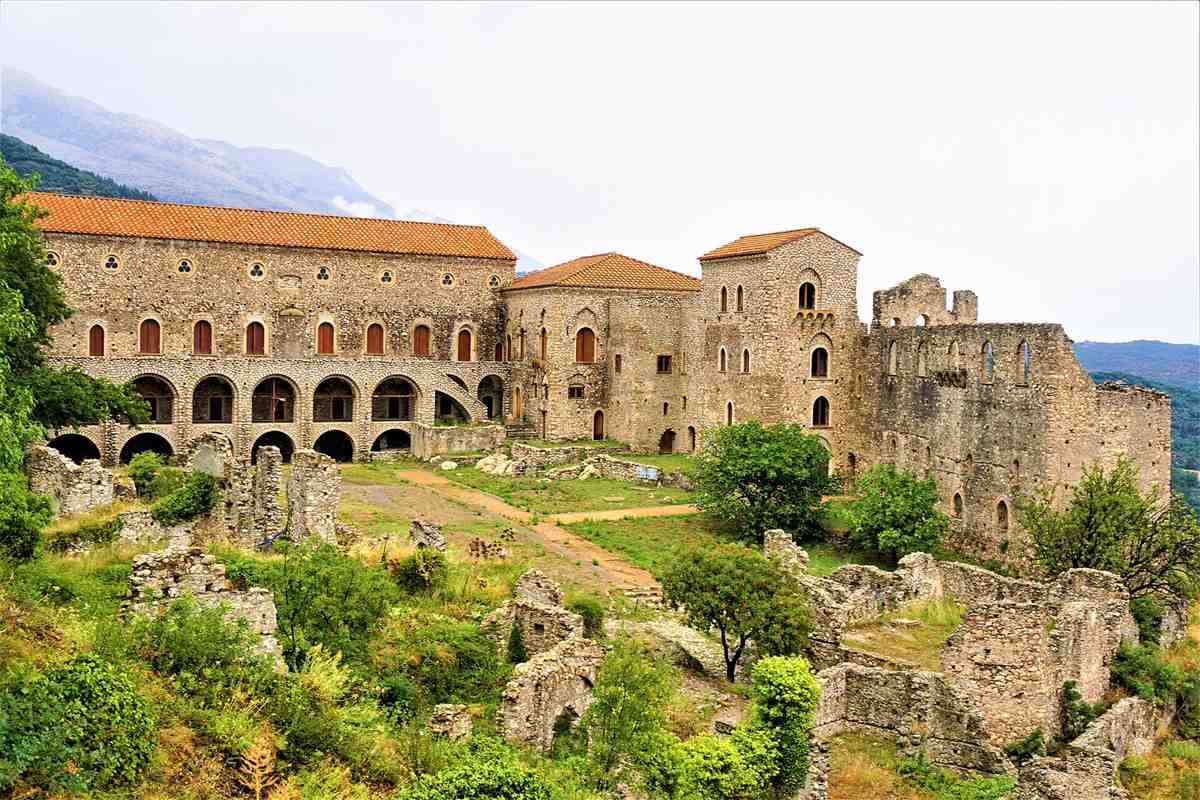 Sparta tours to the Palace of the Despots at Mystras above the Evrotas valley